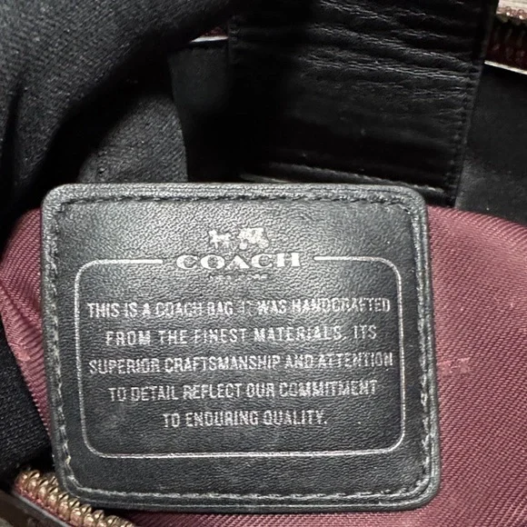 Coach Stanton Carryall 26 in metallic pebbled leather. - Picture 10 of 15